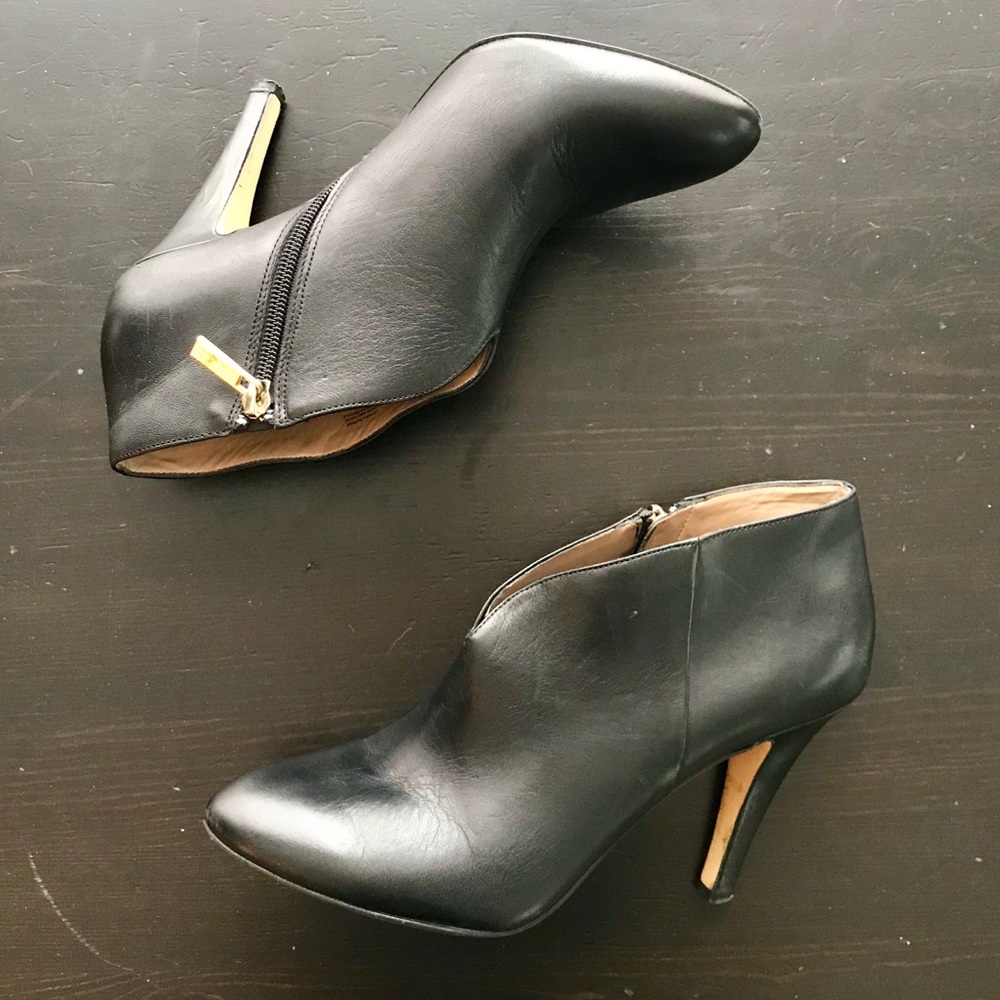 Banana Republic Ankle Bootie